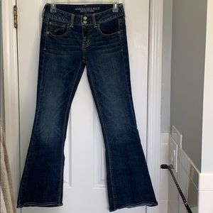 American Eagle  Artist Super Stretch Size 2 Short